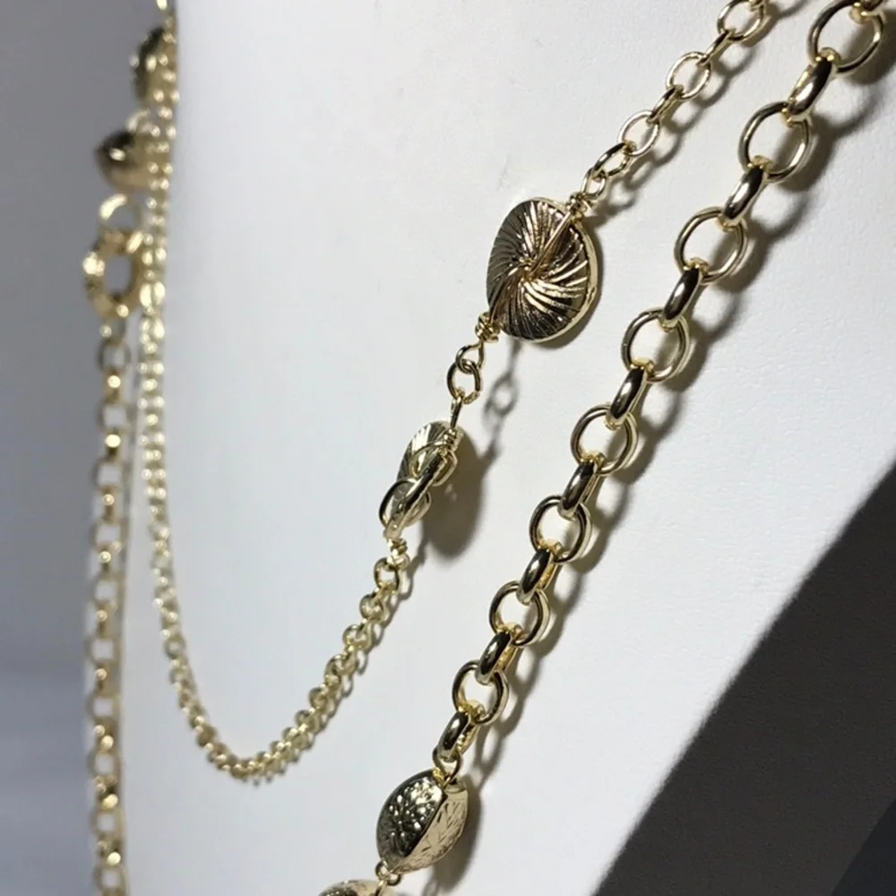 Shiny gold tone necklace/ double strands in very good pre-owned condition